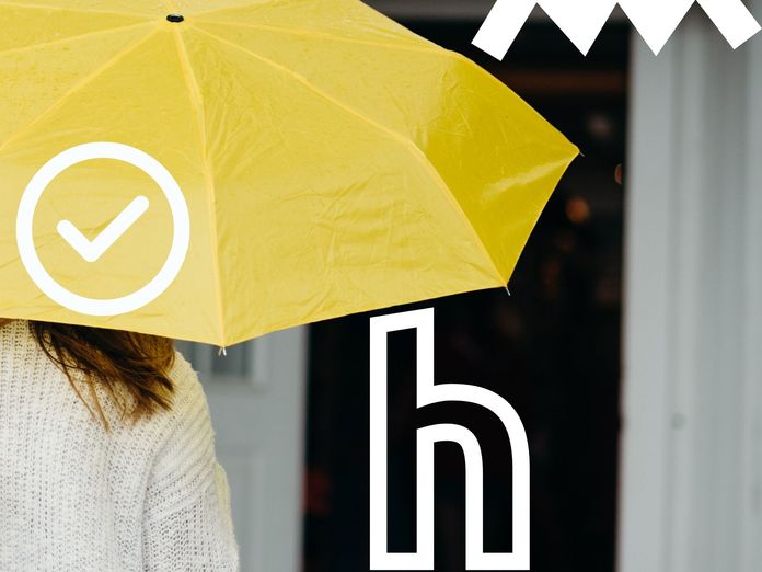 Frau mit Regenschirm 