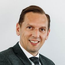 Ansprechpartner:in