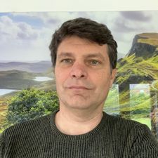 Ansprechpartner:in