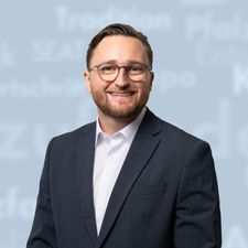 Ansprechpartner:in