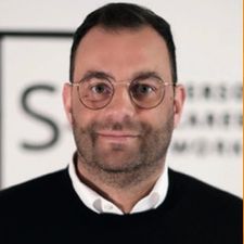 Ansprechpartner:in