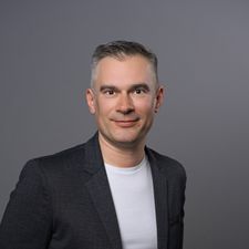 Ansprechpartner:in